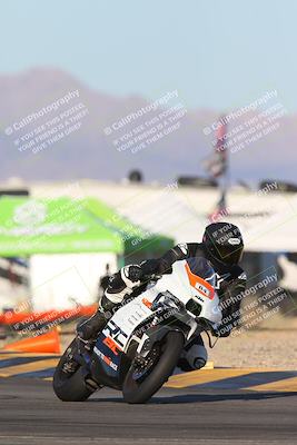 media/Dec-05-2024-Racers Edge (Thu) [[e102e0690b]]/3-B Group/Session 5 (Turn 16)/